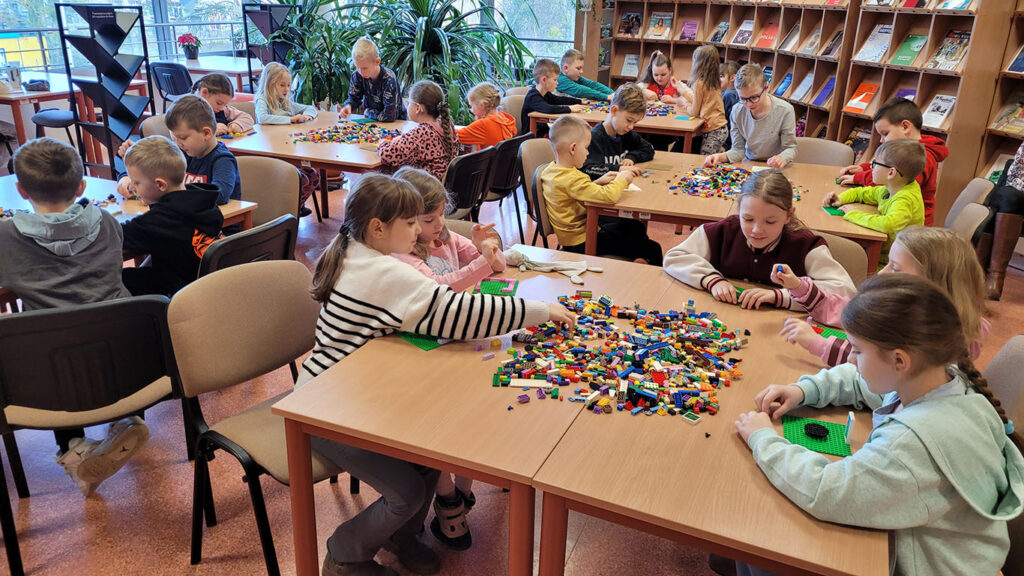 Poznajemy bibliotekę